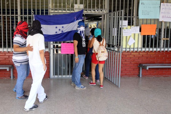 Estudiantes tienen tomados varios edificios de la Unah