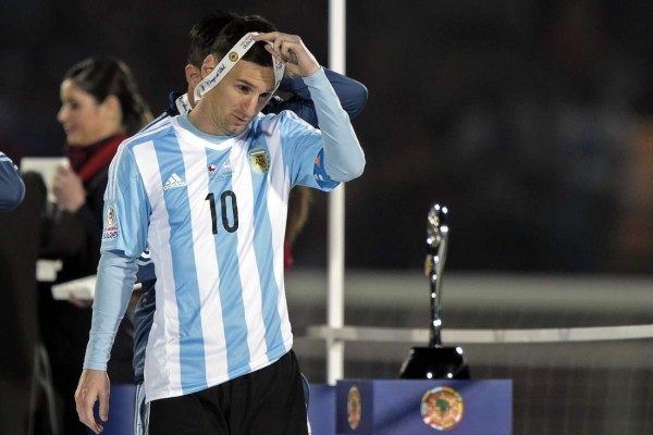 A Messi no le sienta la camiseta albiceleste