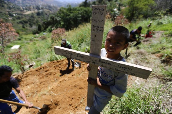 El dolor se apoderó de cinco familias por masacre