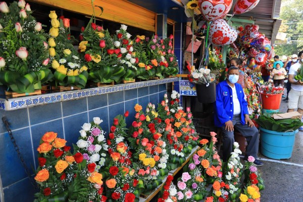 Celebración atípica del Día de los Enamorados deja pocas ventas