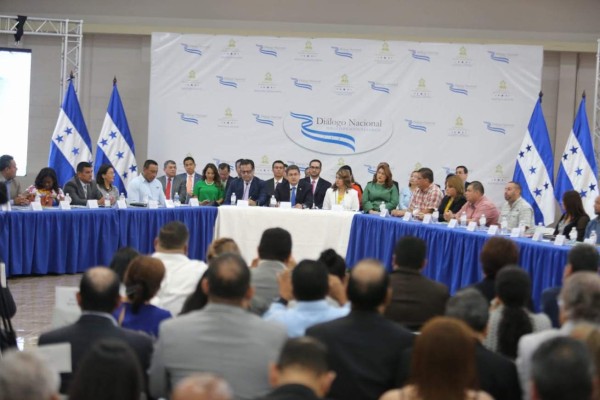 Presidente Hernández instala la mesa de diálogo nacional