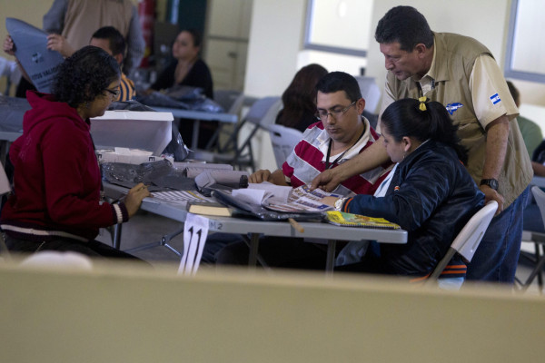 TSE iniciará revisión de actas solicitada por Xiomara Castro