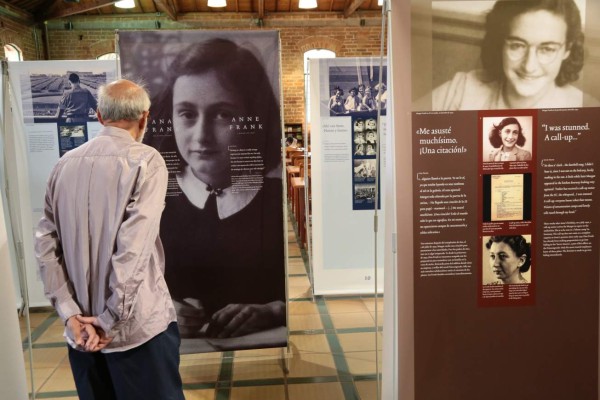 ¿Quién entregó a Ana Frank?