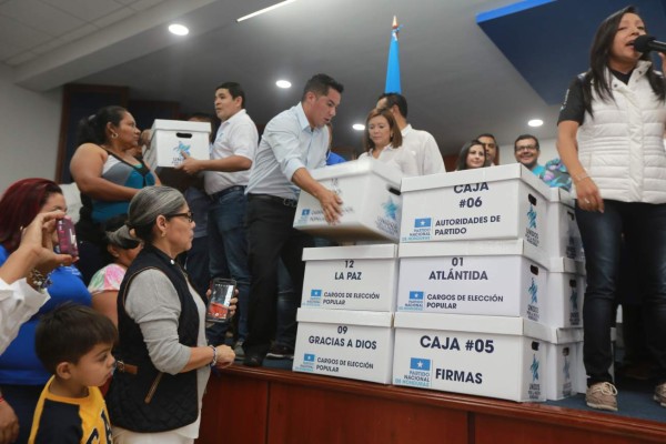TSE: 19 corrientes de tres partidos se inscribieron para primarias