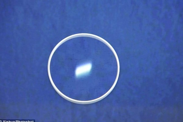 Detectan señal que podría ser de la caja negra del avión malasio