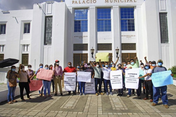 Pobladores de Cofradía exigen reparación de calle