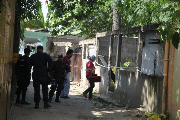 Inspeccionan 'casa loca” en colonia La Pradera de San Pedro Sula