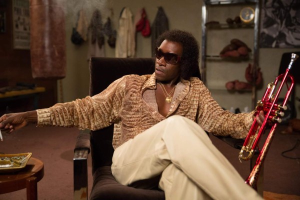 Don Cheadle convence como Miles Davis