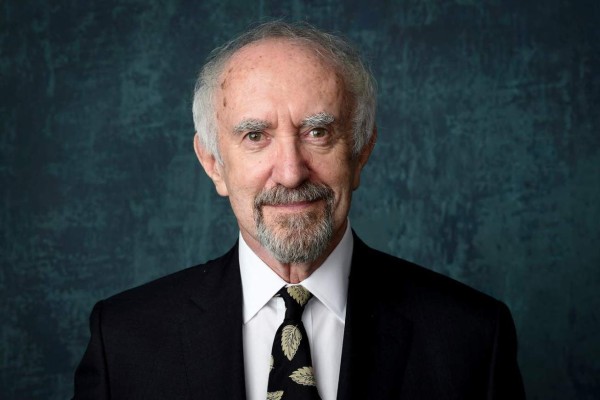 Jonathan Pryce se une al reparto de 'The Crown'