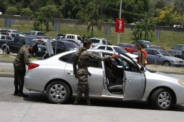 Operativo en terminal de buses en San Pedro Sula