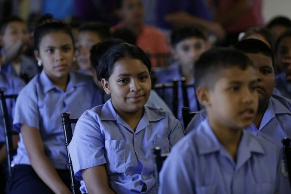 Estudiantes hondureñas recibirán orientación diaria para prevenir embarazos