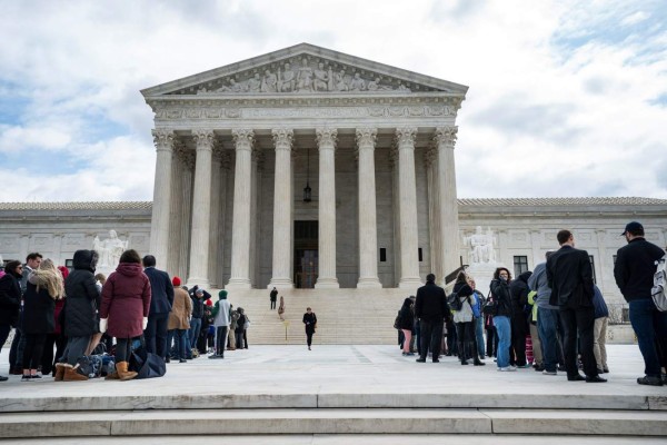La batalla sobre el veto migratorio de Trump llega al Tribunal Supremo