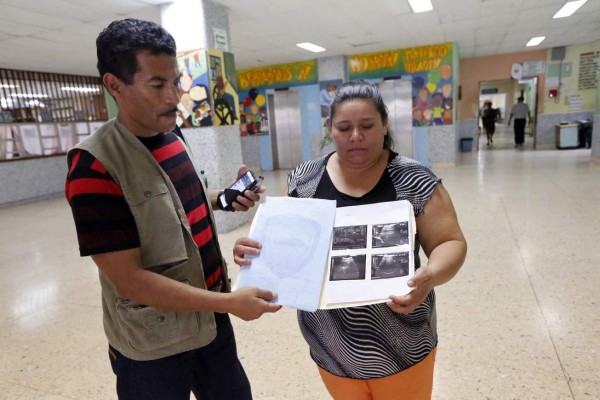 Hacen prueba de ADN al bebé intercambiado