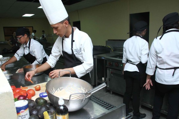 Crece el interés por capacitarse en el mundo culinario