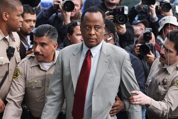 10 escándalos que destruyeron a Michael Jackson