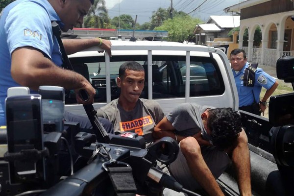Capturan a dos sospechosos de matar a taxista en La Ceiba