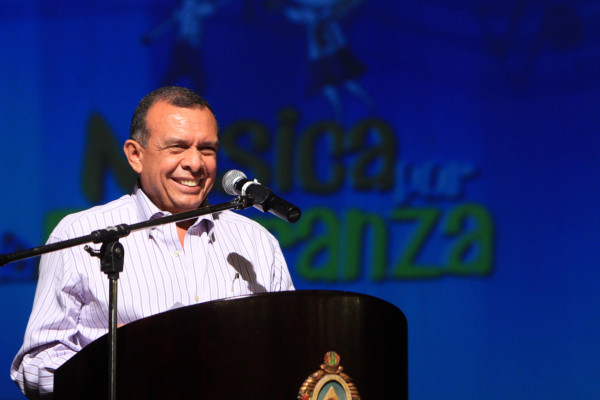'Es necesario tener una cabeza frente al MP”: presidente Porfirio Lobo