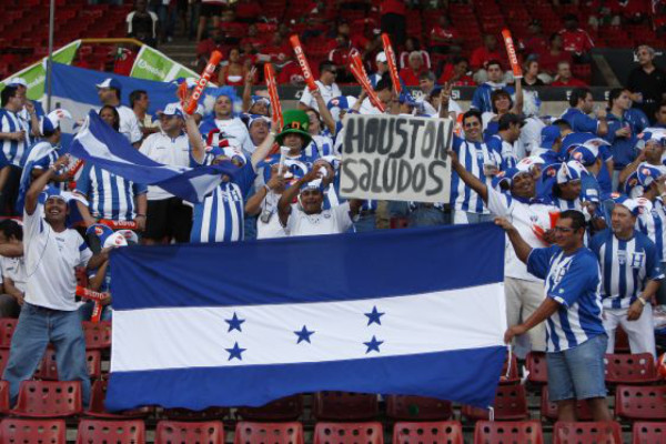 Afición catracha apoyó a la Selección de Honduras