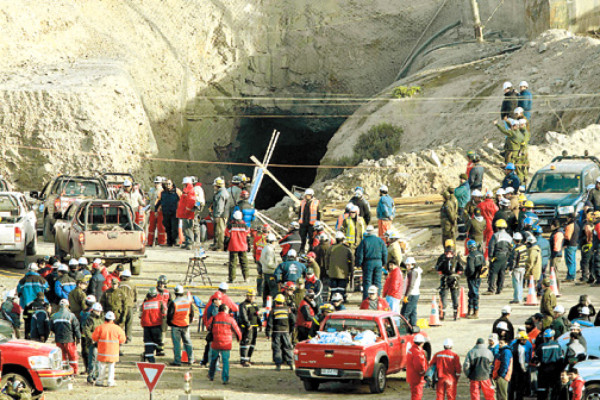 Mineros: 'Estamos todos sanos y con hambre'