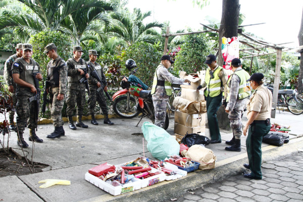 Ejército y Policía decomisan pólvora en San Pedro Sula