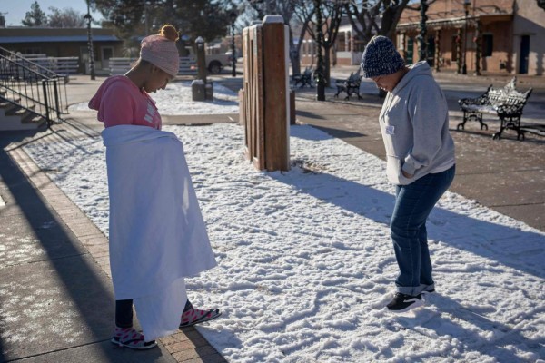 Acorralados por el hambre y el miedo, migrantes hondureños se refugian en iglesia de EEUU