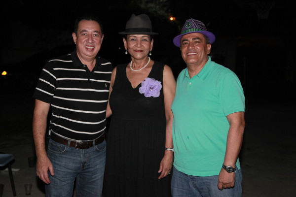 Festejo y brindis fraternal