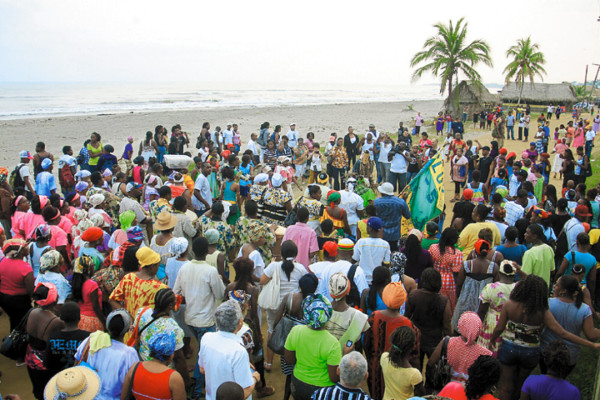 Garífunas festejaron sin olvidar sus múltiples carencias