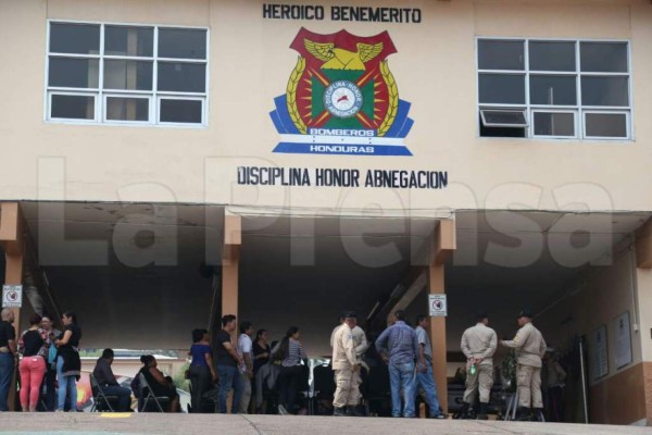 Cuerpos de Bomberos extranjeros lamentan la muerte de dos apagafuegos hondureños