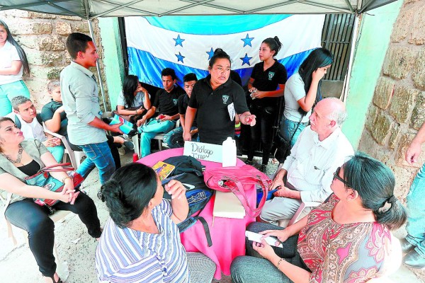 100 árboles deberán sembrar alumnos que no alfabeticen