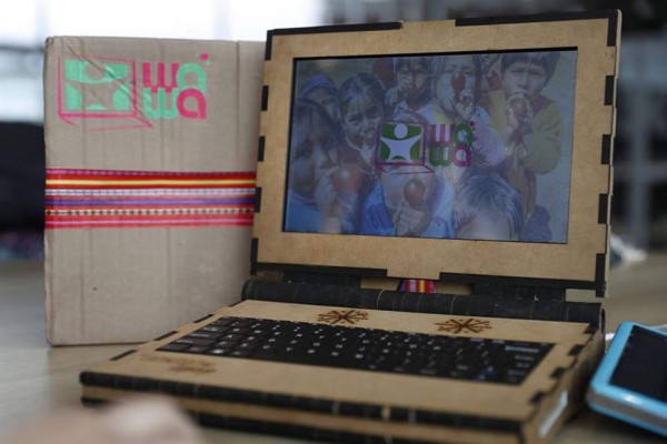 Wawalaptop, un ordenador ecológico, hecho de madera que asegura durar 10 años