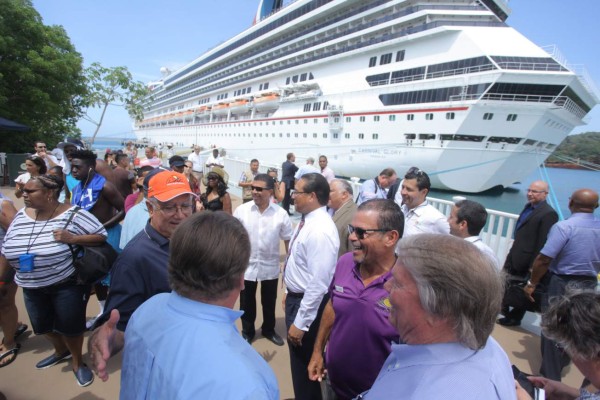 Un 38% aumentará llegada de cruceristas a la isla de Roatán