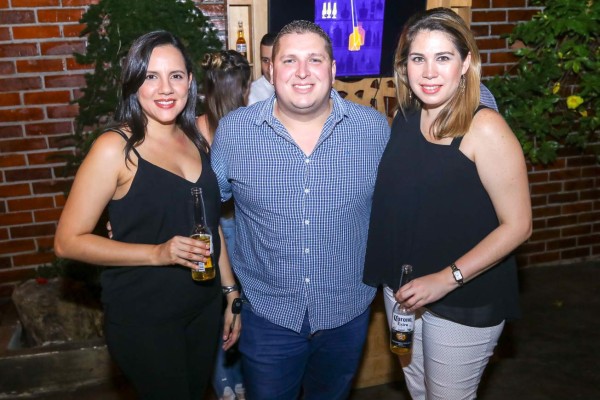 Coctel por el nuevo garden bar La Botella