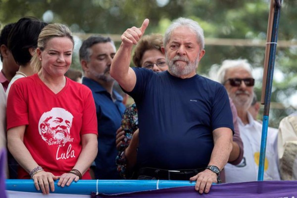 Lula confirma que se entregará a la Justicia
