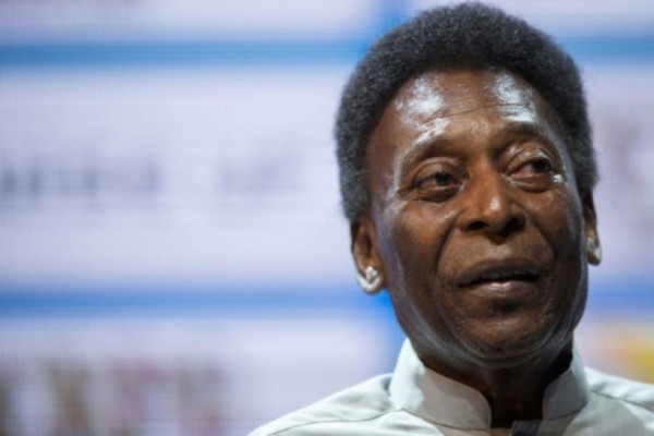Pelé anula viaje a Londres pero no fue hospitalizado en Brasil, dice su asistente