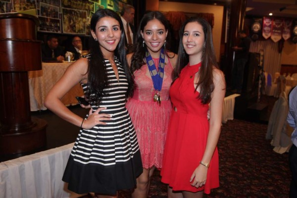 Arianna Boadla ,Andrea Bonilla y Cristina Núñez