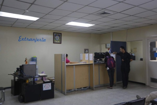 Extranjeros se libran de más de L20 mil en multas