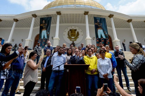 Unánime rechazo en América a 'la ruptura del orden democrático' en Venezuela