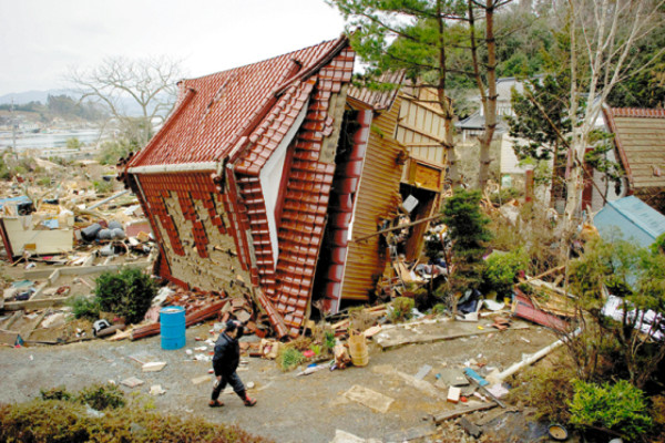 Nueva alerta por humo en la central Fukushima