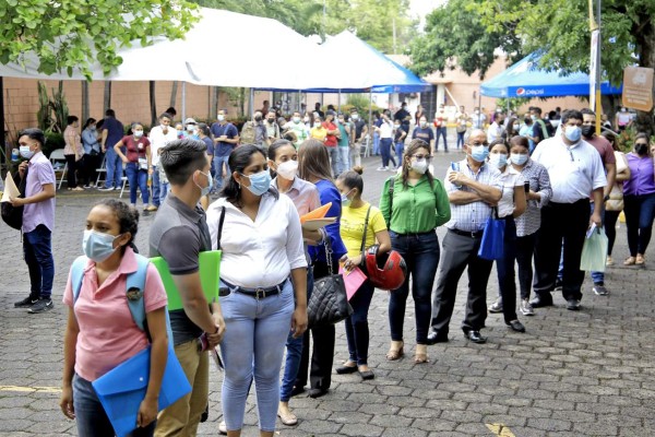 Empresarios y trabajadores anuentes a seguir negociación del salario mínimo