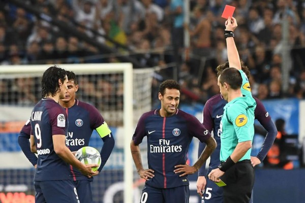 VIDEO: Neymar, expulsado en el Marsella-PSG por agredir a un rival