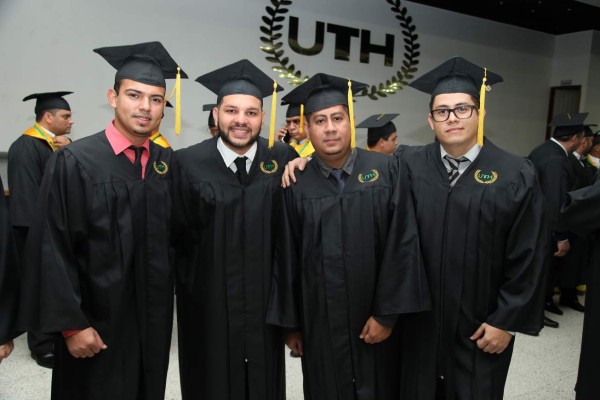 Graduación de la Universidad Tecnológica de Honduras