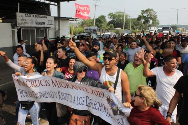 Los nuevos requisitos para hondureños que ingresen a México en caravana