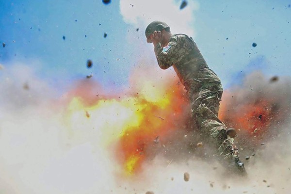 Fotógrafo capta sus últimos momentos antes de morir en explosión