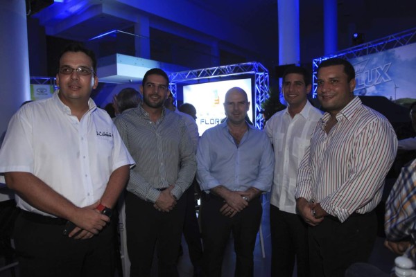 Toyota lanza el nuevo Hilux 2016