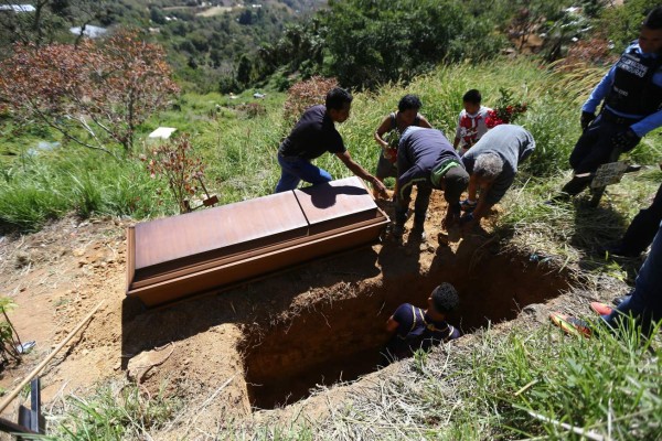 El dolor se apoderó de cinco familias por masacre
