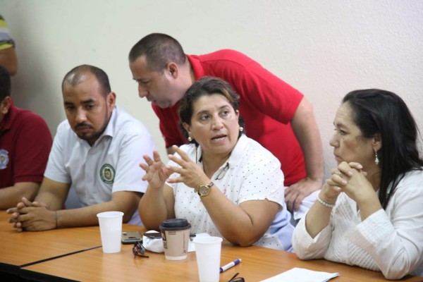 Protestas de médicos y maestros continuarán mañana de forma indefinida: Suyapa Figueroa