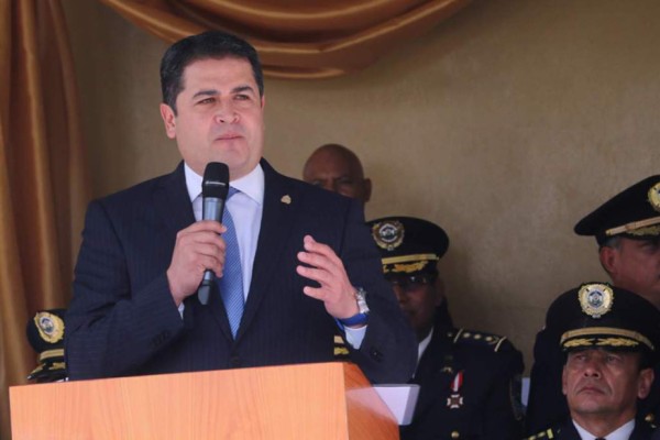 Presidente de Honduras aplaude la extradición de los hermanos Valle