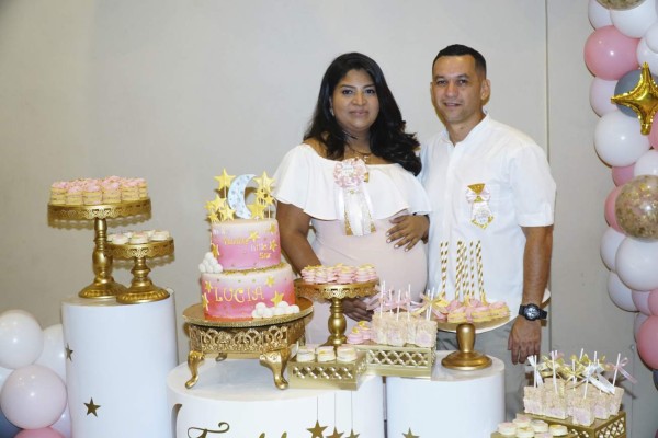 Fiesta maternal por una linda bebé de Gustavo Hernández y Karen Gutiérrez