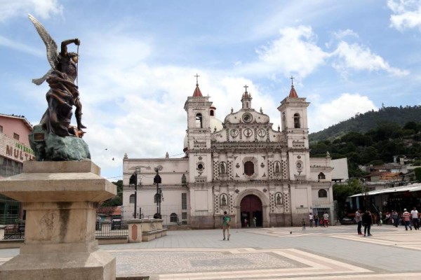 La iglesia Los Dolores es considerada un monumento nacional por su antigüedad y belleza.