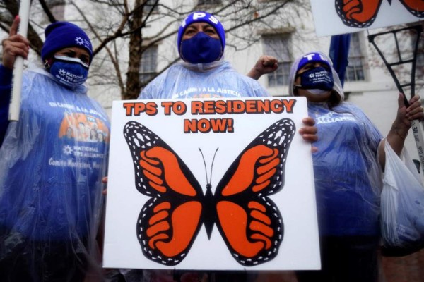 Tepesianos reclaman al Senado una senda hacia la ciudadanía